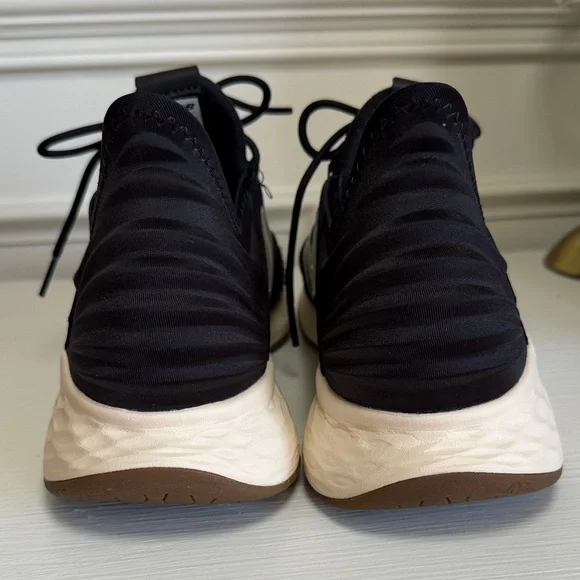 New Balance Roav Black Athletic Mesh Running Shoes. Like New! Size 11 - Picture 4 of 9